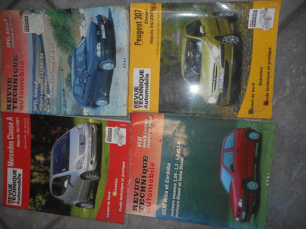 LIVRE TECHNIQUE POUR ANCIENS VEHICULE, Ophalen of Verzenden, Gelezen, Mercedes