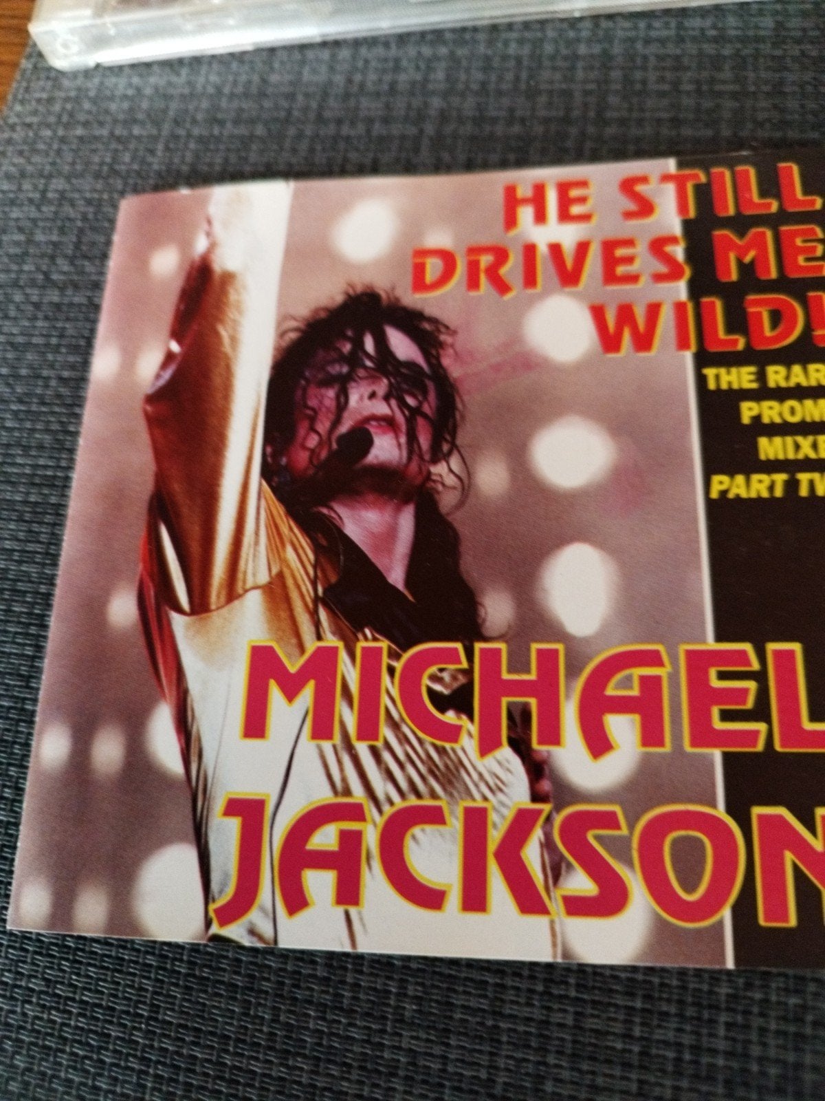 Cd Michael Jackson He still drives me wild, Enlèvement
