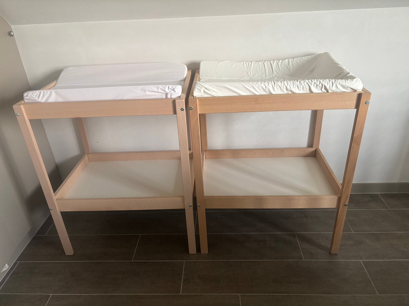 2x verzorgingstafel ikea, Ophalen, Zo goed als nieuw