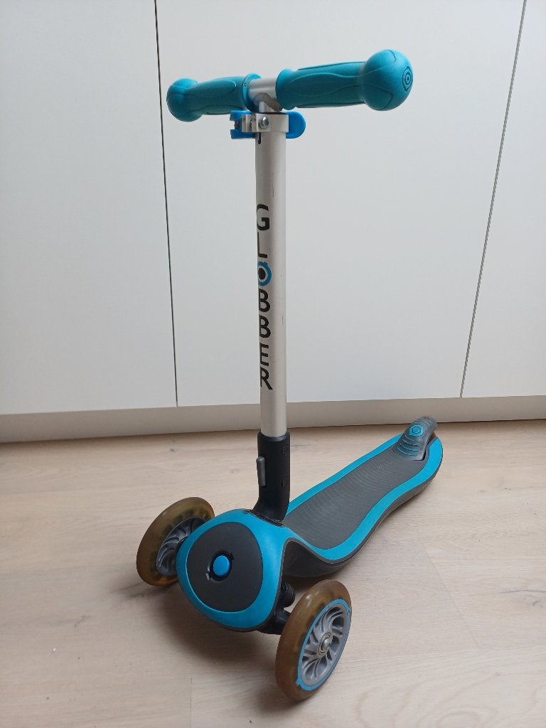 Globber kinderstep met 3 wielen (ledlicht), Fietsen en Brommers, Steps, Ophalen, Gebruikt, Gewone step, Globber