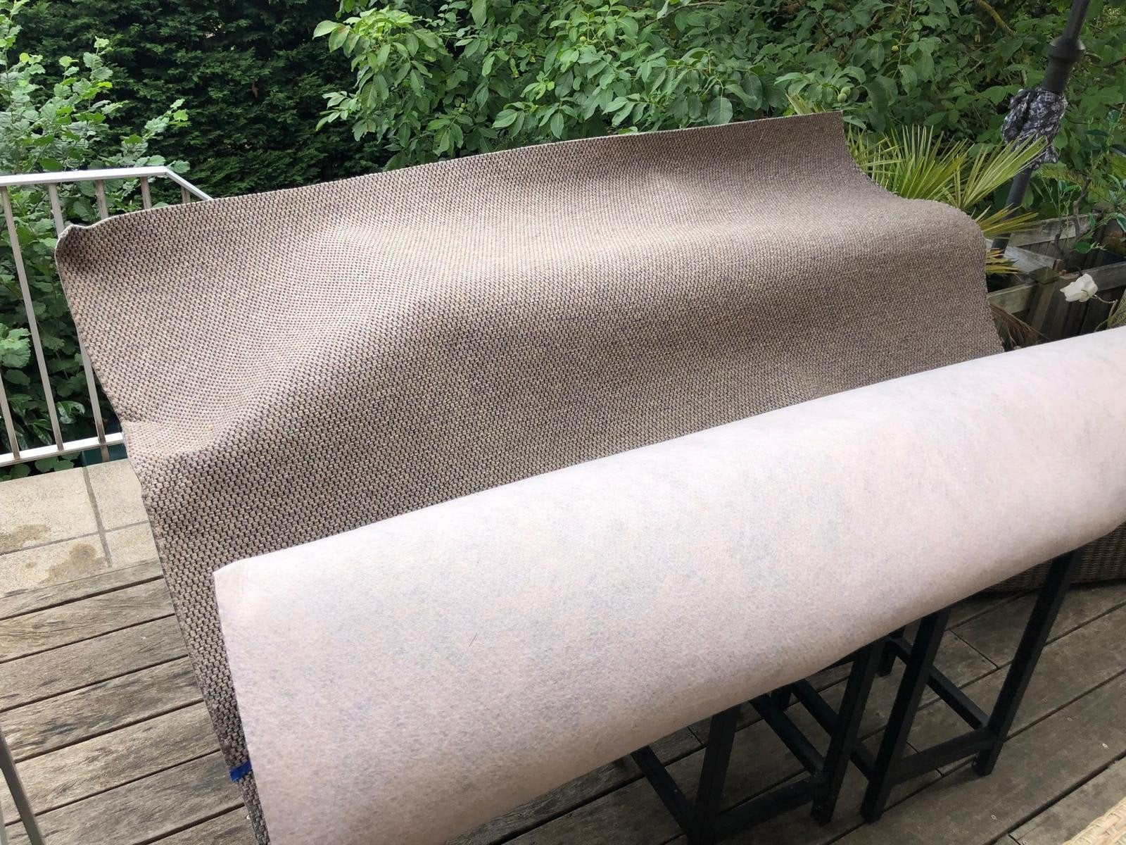 vast tapijt grijsbruin NIEUW!, Huis en Inrichting, Ophalen, Zo goed als nieuw, 300 cm of meer
