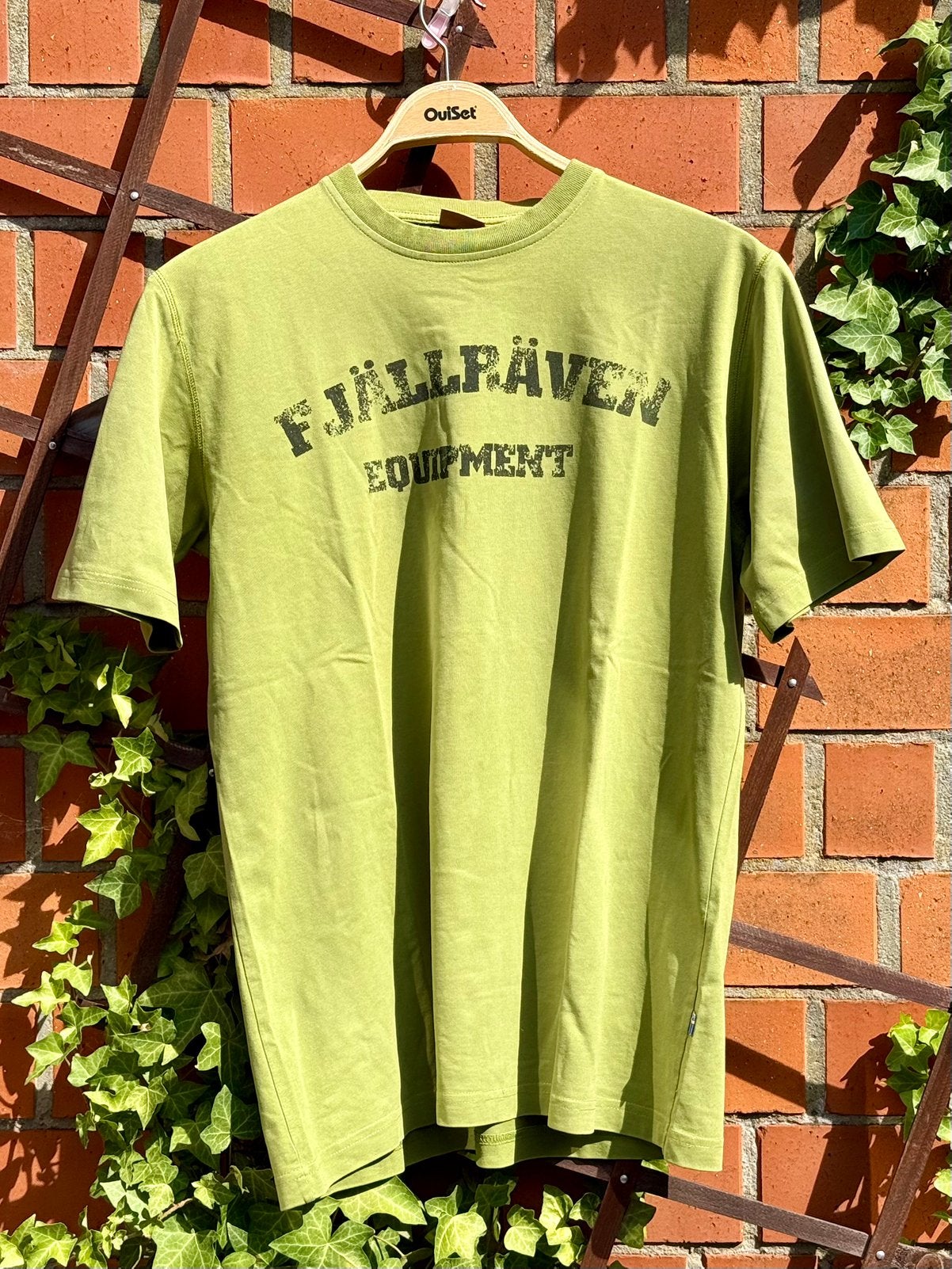 Fjällräven L — Khaki T-shirt, Ophalen of Verzenden, Zo goed als nieuw, Maat 52/54 (L), Groen
