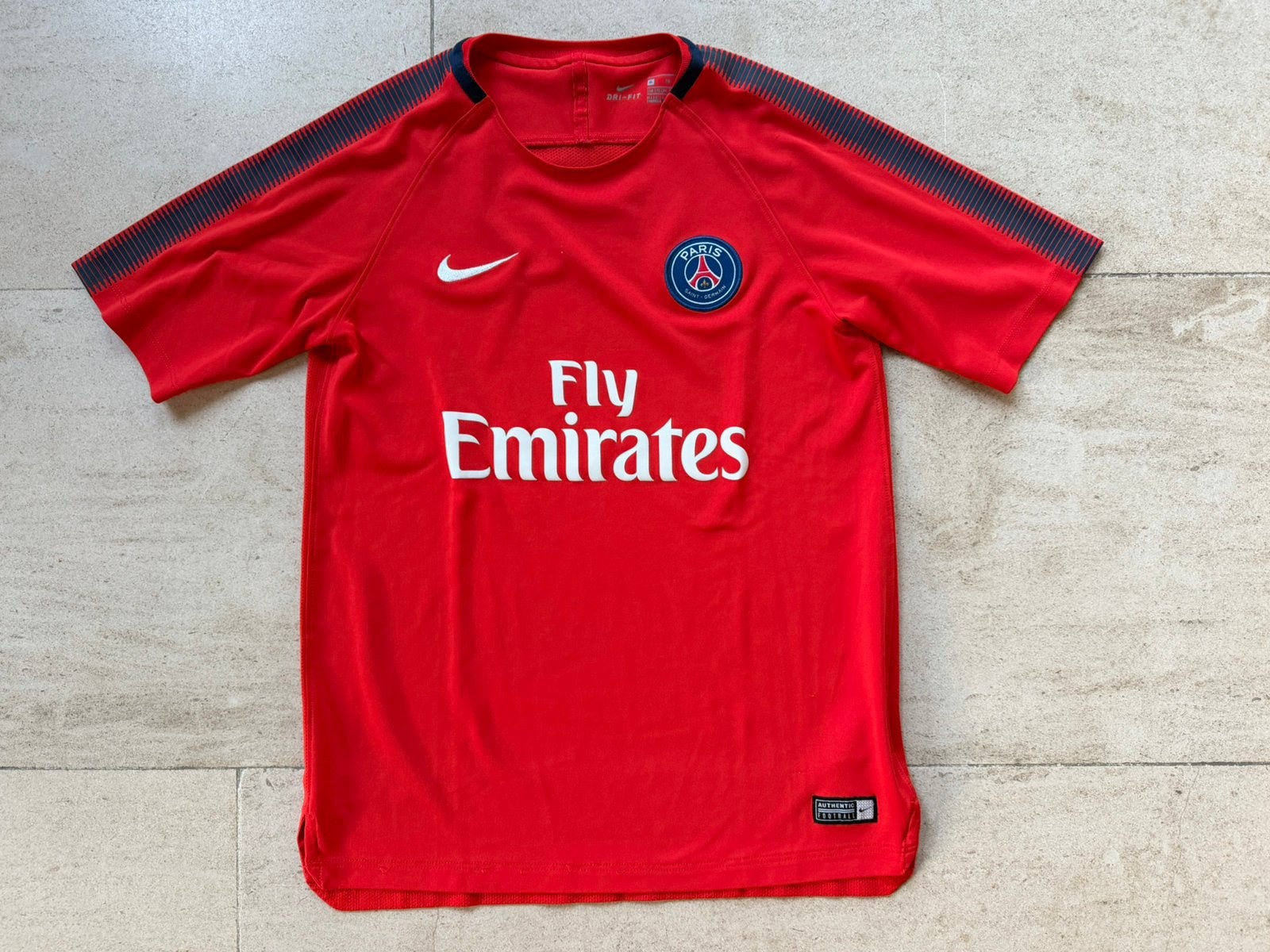Voetbalshirt PSG Nike maat 158 - 170, Kinderen en Baby's, Kinderkleding | Maat 158, Ophalen of Verzenden, Nieuw, Jongen, Sport- of Zwemkleding