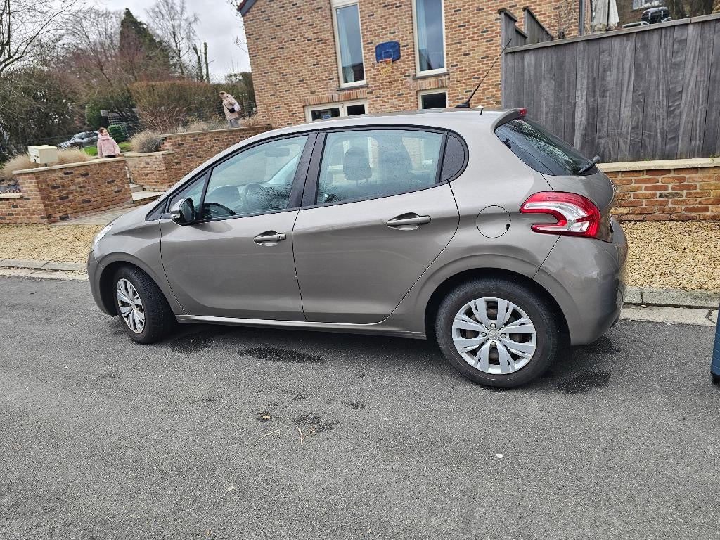 Peugeot 208, Auto's, Euro 5, Stof, 82 kW, Beige