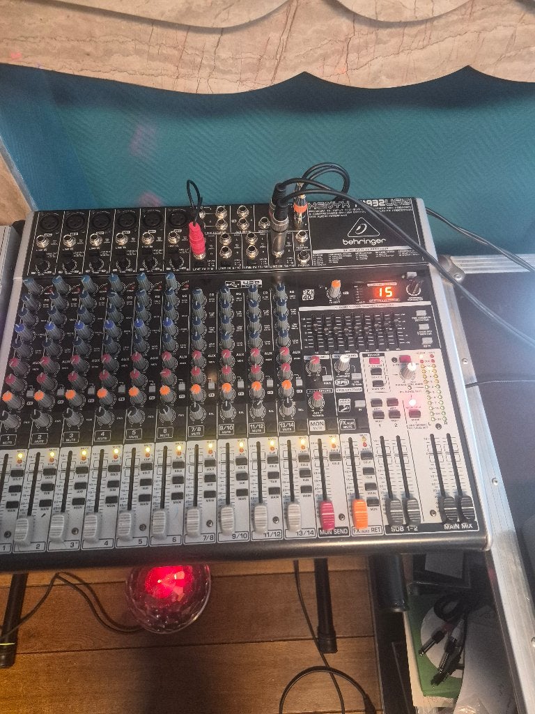 Table de mixage berhhinger 1832 usb, Muziek en Instrumenten, Ophalen, Gebruikt, 10 tot 20 kanalen