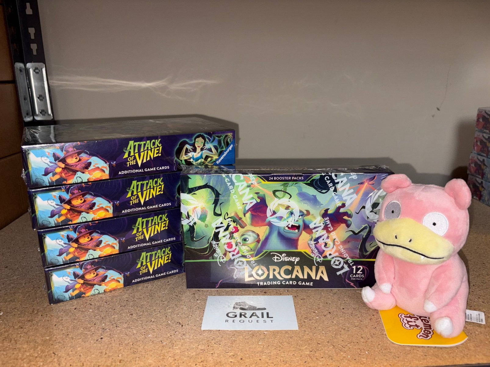 Disney Lorcana Attack of the vine! booster box display, Hobby en Vrije tijd, Ophalen of Verzenden, Zo goed als nieuw, Boosterbox