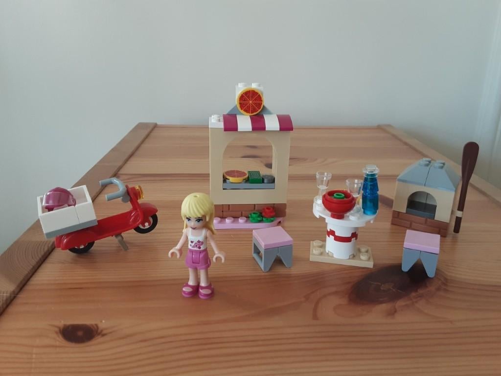 Lego Friends Stephanie's foodtruck, Kinderen en Baby's, Speelgoed | Duplo en Lego, Lego, Friends, Ophalen of Verzenden, Zo goed als nieuw