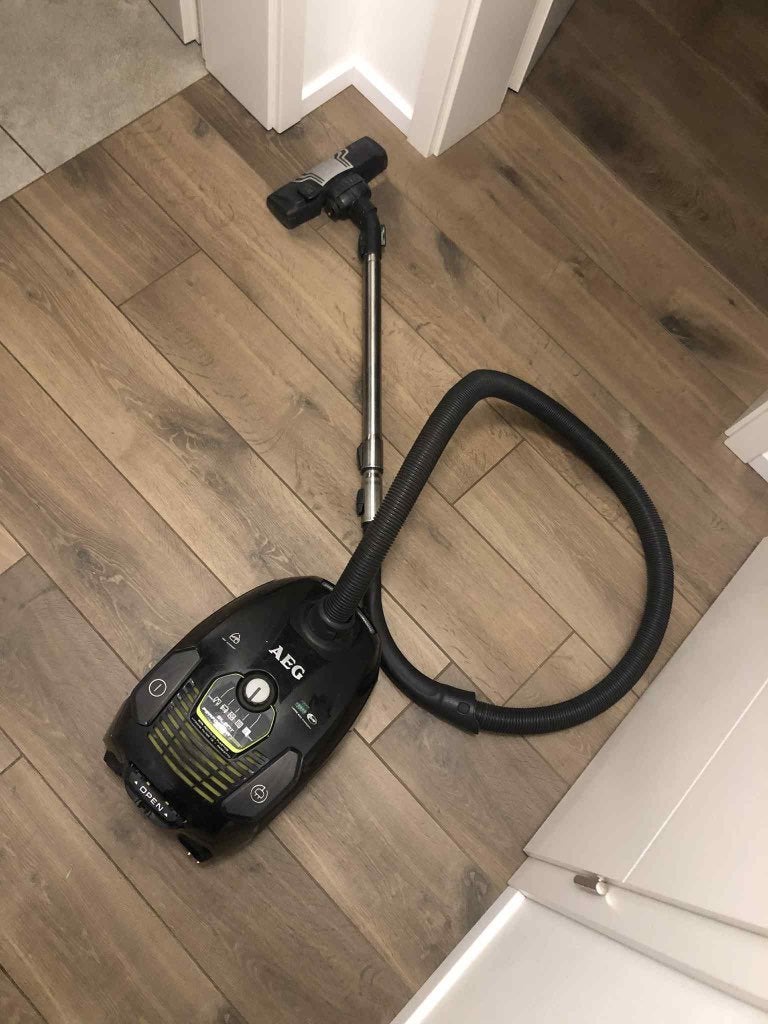 Aspirateur AEG, Enlèvement ou Envoi, Utilisé, Convient aux sols durs, AEG