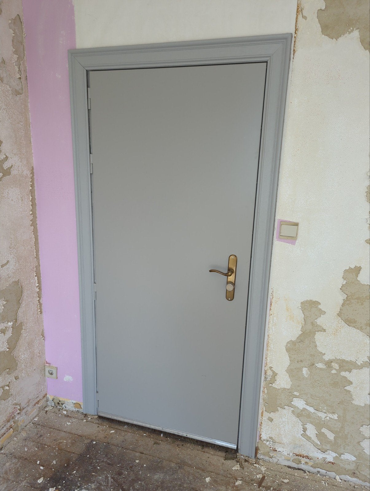 Portes blindées à donner, Métal
