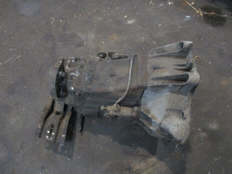 BOITE DE VITESSES MANUELLE Mercedes-Benz / 8 (W115), Mercedes-Benz, Utilisé, Dialog.mb@mercedes-benz.com, Mercedes-Benz AG