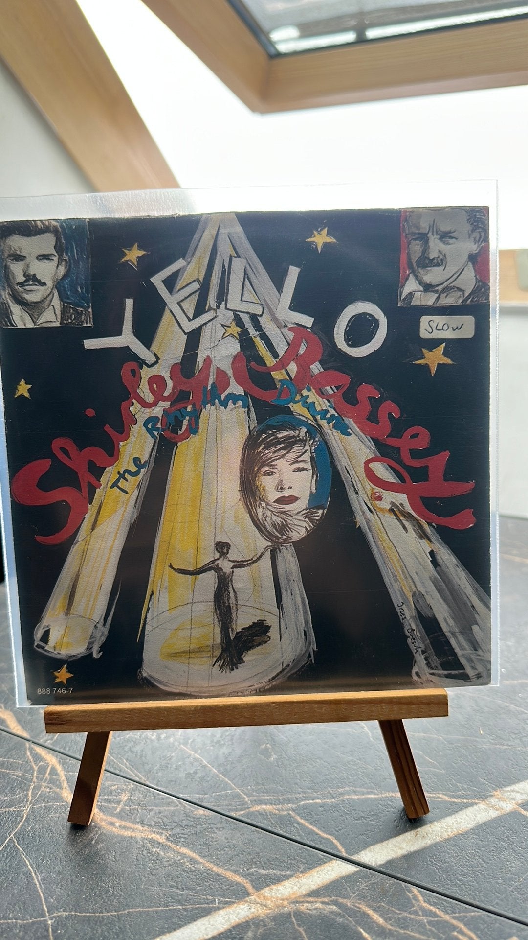 Yello en Shirley Bassey, Enlèvement ou Envoi