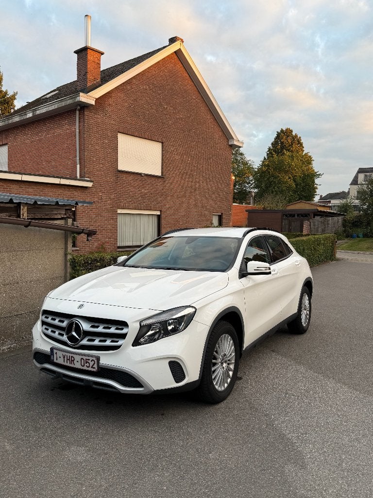 mercedes GLA 200 D, Auto's, Mercedes-Benz, Stof, 4 cilinders, Wit, 5 deurs