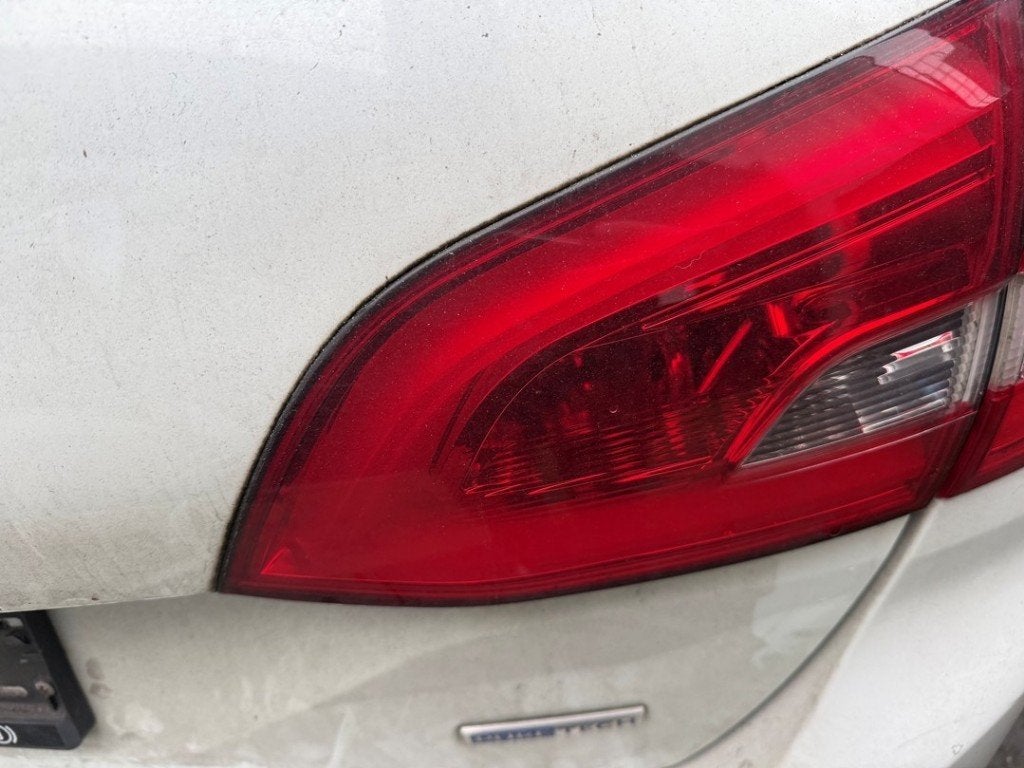 ACHTERLICHT RECHTS Peugeot 308 SW (L4 / L9 / LC / LJ / LR), Auto-onderdelen, Kontakt-peugeot@peugeot.com, Gebruikt, Peugeot Deutschland GmbH