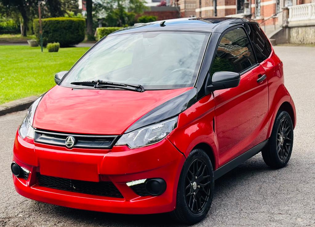 Aixam City, Auto's, Aixam, Particulier, Diesel, Automaat, Rood, Leder en Stof, Voorwielaandrijving, Dealer onderhouden, Ophalen