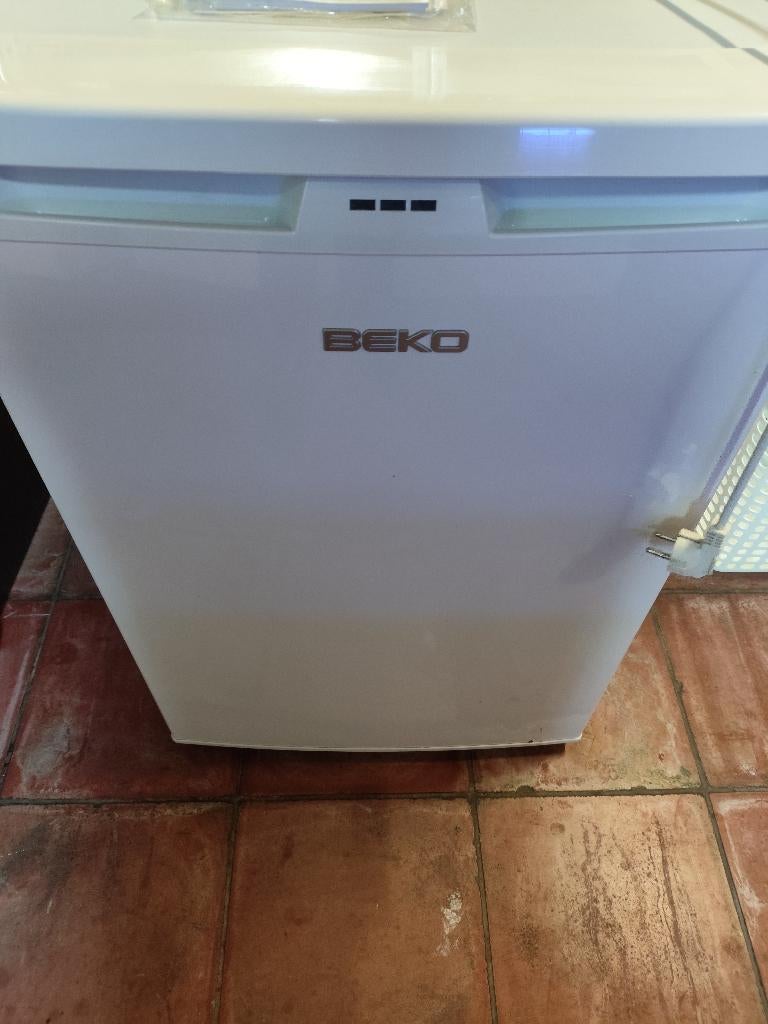 Beko diepvriezer no frost 75L, Elektronische apparatuur, Gebruikt, Energieklasse A of zuiniger, Vrijstaand, Ophalen