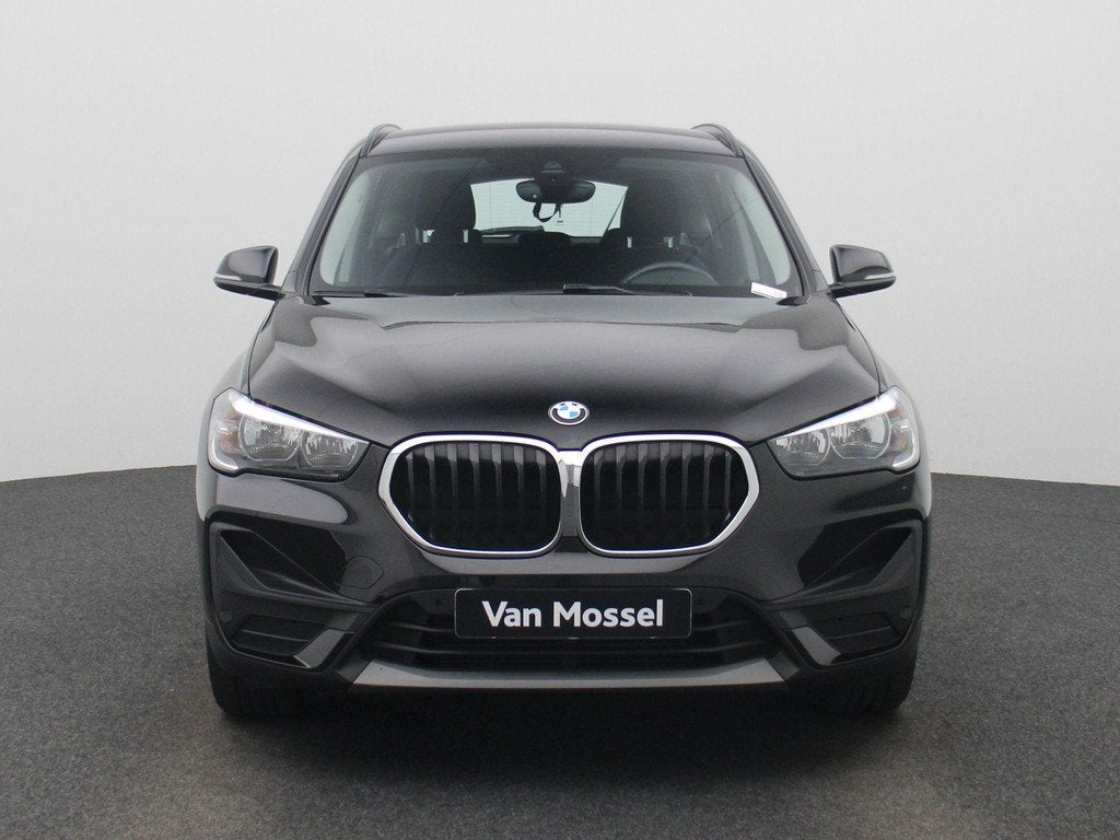 BMW X1 sDrive16dA (85 kW) CAMERA | NAVI | Zetelverwarming, Auto's, BMW, Stof, Gebruikt, 116 pk, Zwart