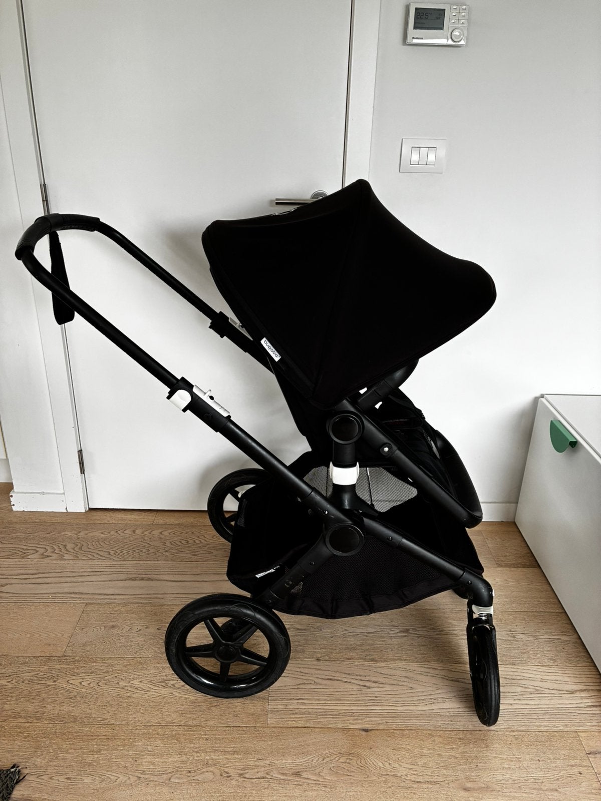 Bugaboo Fox Zwart - Complete kinderwagen met reiswieg, Enfants & Bébés, Poussettes & Combinaisons, Comme neuf, Poussette, Bugaboo