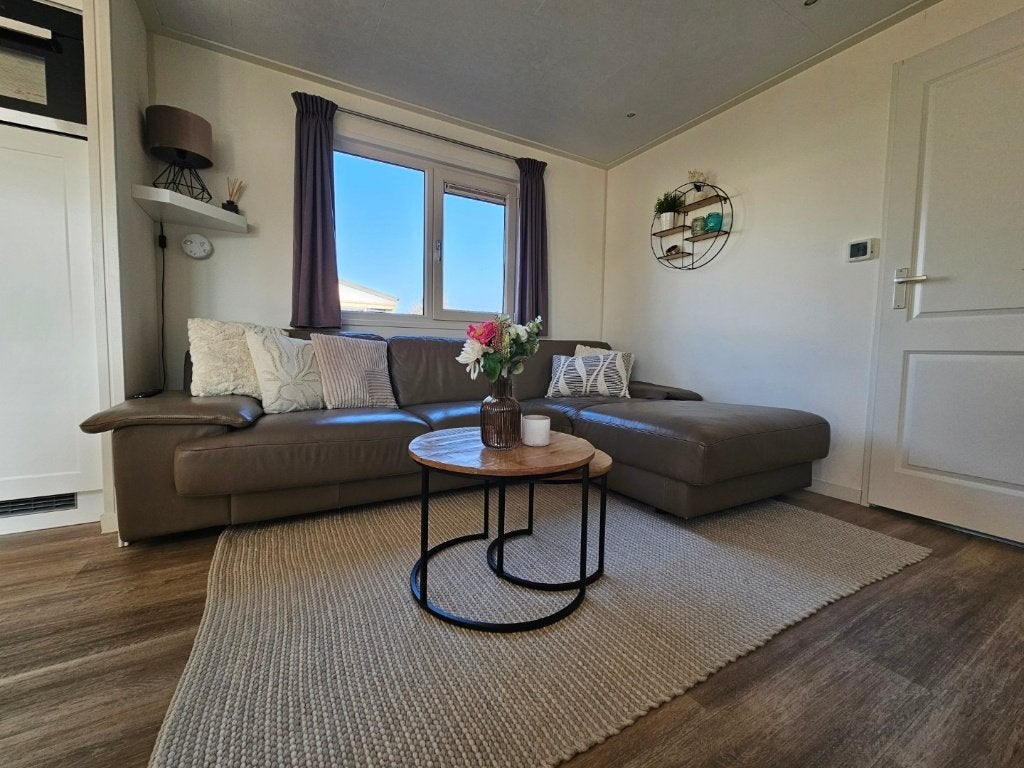 Lederen hoekzetel te koop wegens verhuis, Ophalen, Gebruikt, Leer, Lederen salon