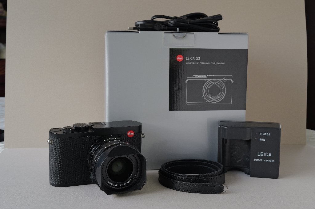 Leica Q2 - état parfait, Sans zoom optique, Enlèvement ou Envoi, Comme neuf, Pare-soleil