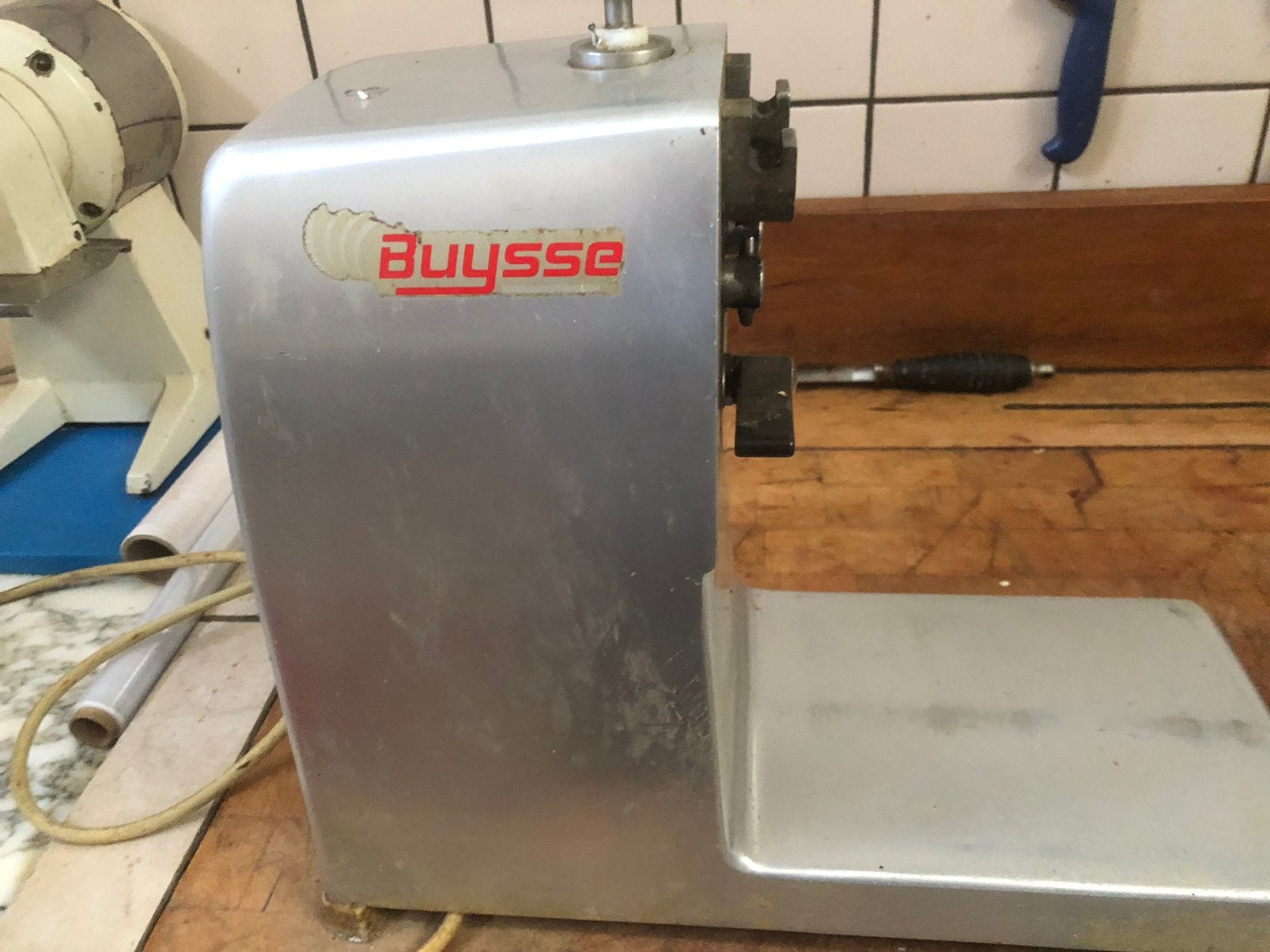 Machine pour couper la pita ou salade de viande, Enlèvement, Utilisé, Boulangerie et Boucherie