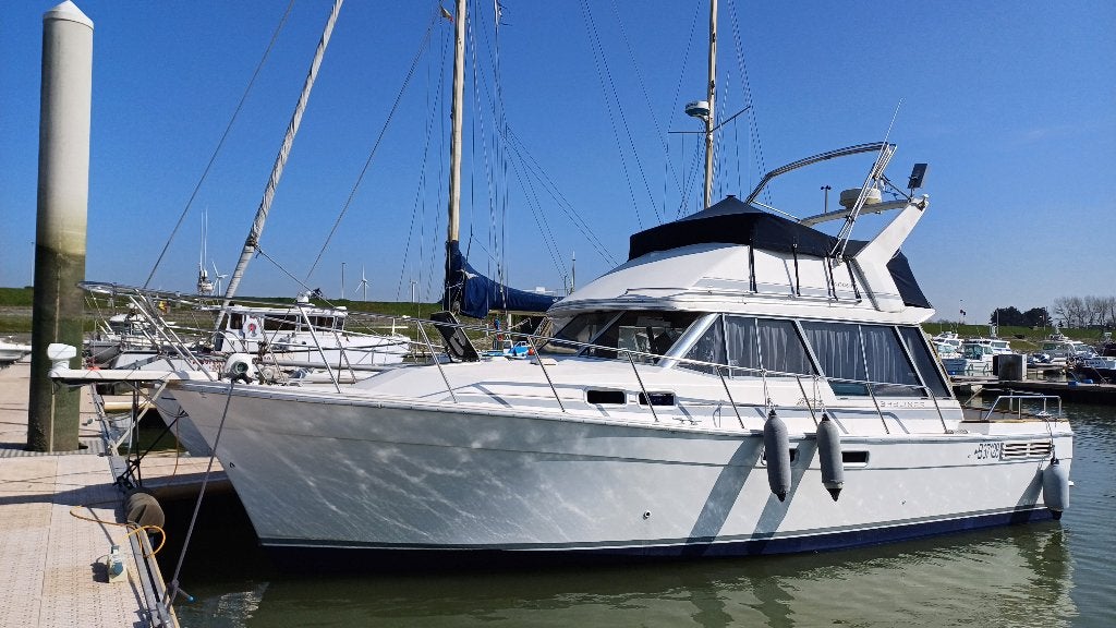 Motor Yacht à Fly, Sports nautiques & Bateaux, 10 m, Sondeur, Enlèvement ou Envoi, Diesel