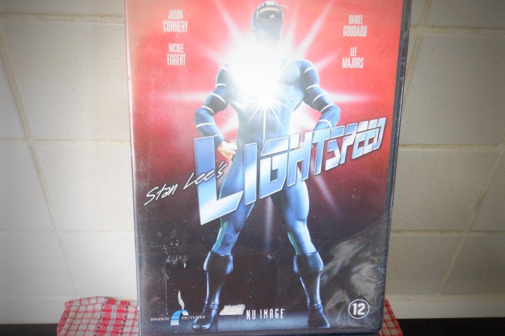 DVD Stan Lee's Lightspeed.SEALED !, CD & DVD, DVD | Action, Enlèvement ou Envoi, Anglais, Thriller d'action, À partir de 12 ans