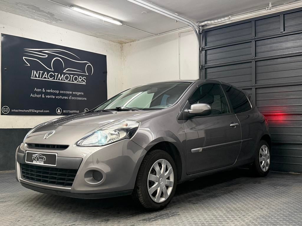 Renault Clio III Yahoo! 1.2i 97.000 KM 2012, Auto's, Voorwielaandrijving, Stof, 4 cilinders, 0 kg