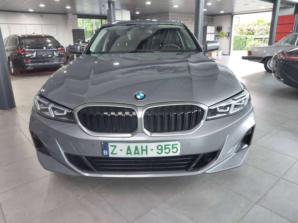 BMW 3 Serie 318 318i A FACE LIFT. WIDE SCREEN. 19INCH, Cuir, Argent ou Gris, Achat, 4 portes