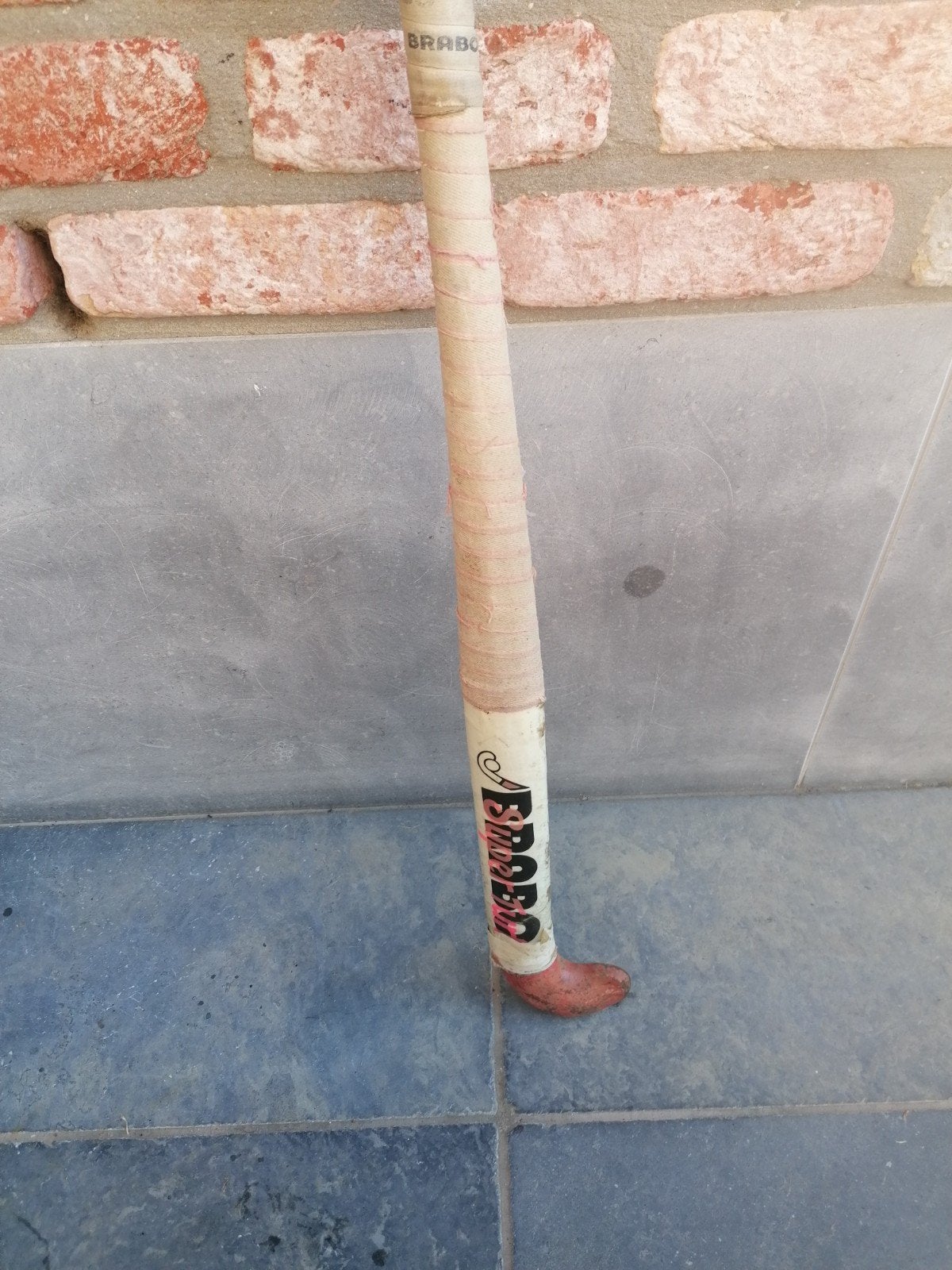 Brabo retro hockeystick, Enlèvement