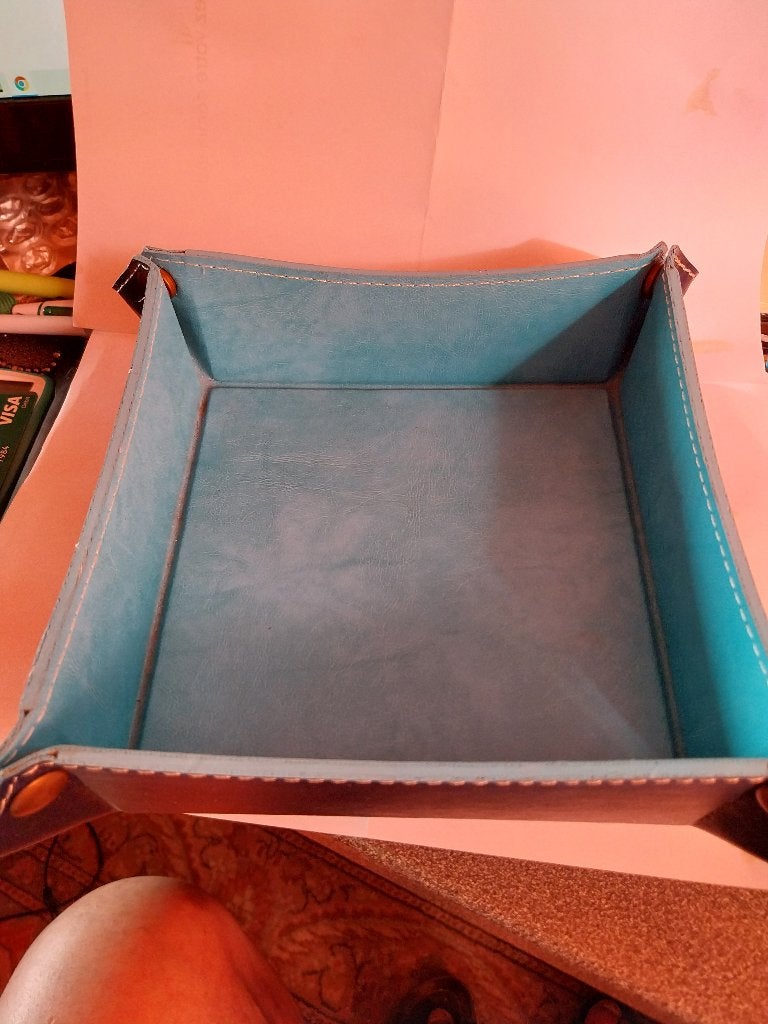 PRACHTIGE NIEUWE OPVOUWBARE LEREN ZAK SPEL MET DOBBELSTENEN, Ophalen of Verzenden, Nieuw, Blauw, Overige materialen