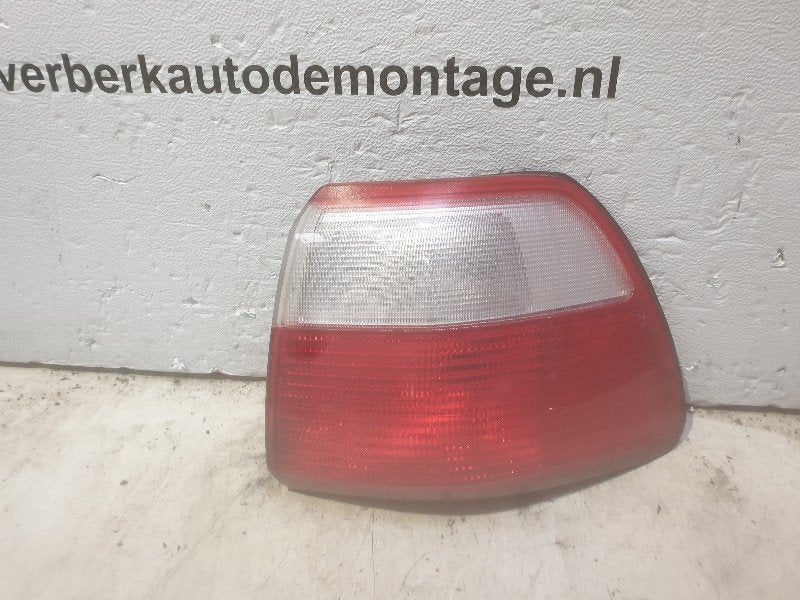 ACHTERLICHT RECHTS Opel Omega B (25 / 26 / 27), Gebruikt, Opel, Opel Automobile GmbH, Kontakt-opel@opel.com