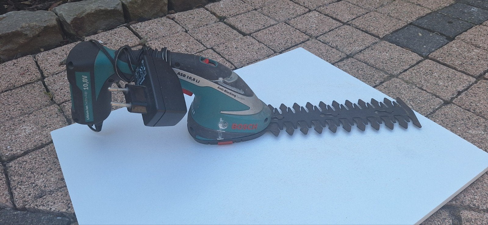 Trimmachine Bosch Isio, oplaadbaar, Ophalen, Bosch