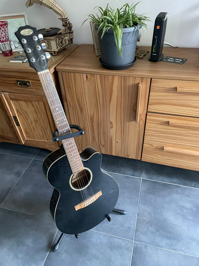 Guitare Stagg électro-acoustique noire., Muziek en Instrumenten, Snaarinstrumenten | Gitaren | Akoestisch, Ophalen, Gebruikt