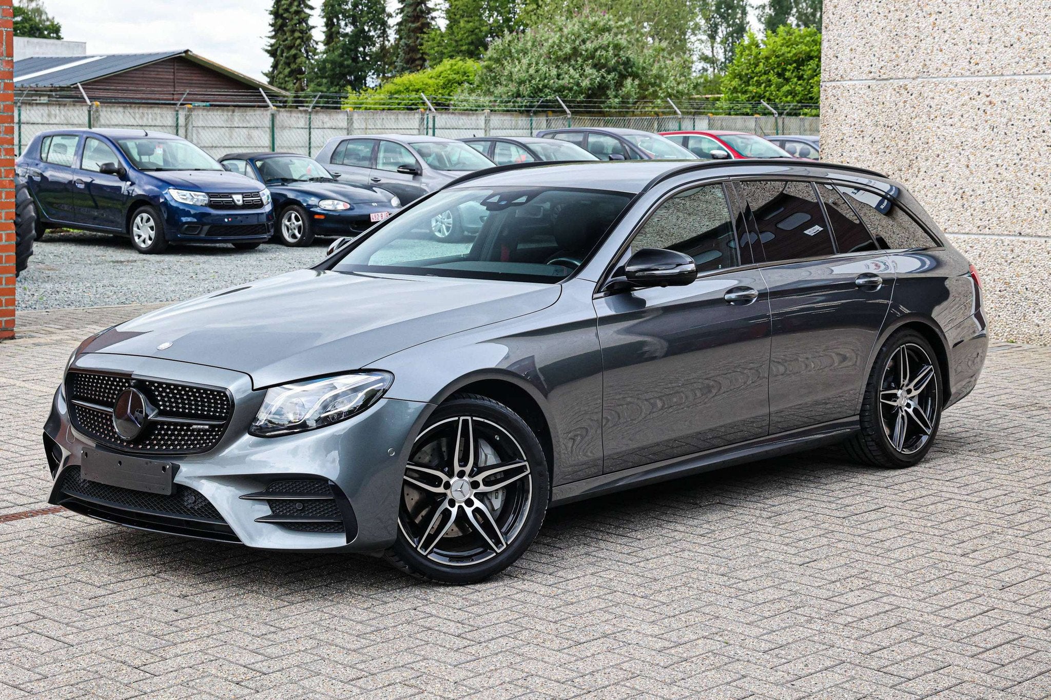 Mercedes-Benz E-Klasse 43 AMG STAGE-1*LUCHTVERING*360CAMER, Autos, Mercedes-Benz, Argent ou Gris, Achat, Euro 6, Noir
