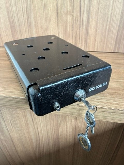 Brabantia (auto)kluis, Ophalen, Zo goed als nieuw