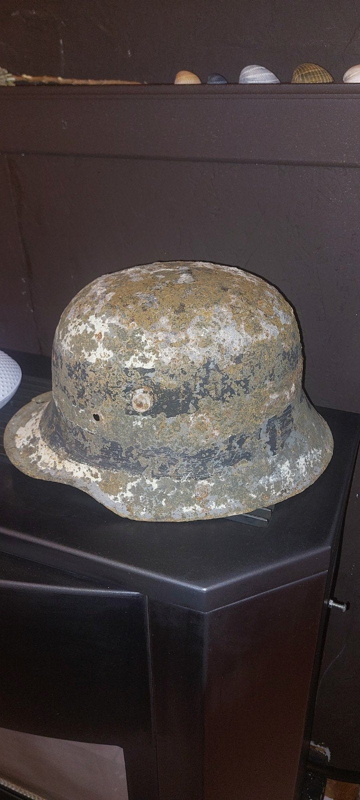 ww1 bodemvondst helm met originele camouflage verf , bodemvo, Verzamelen, Ophalen of Verzenden