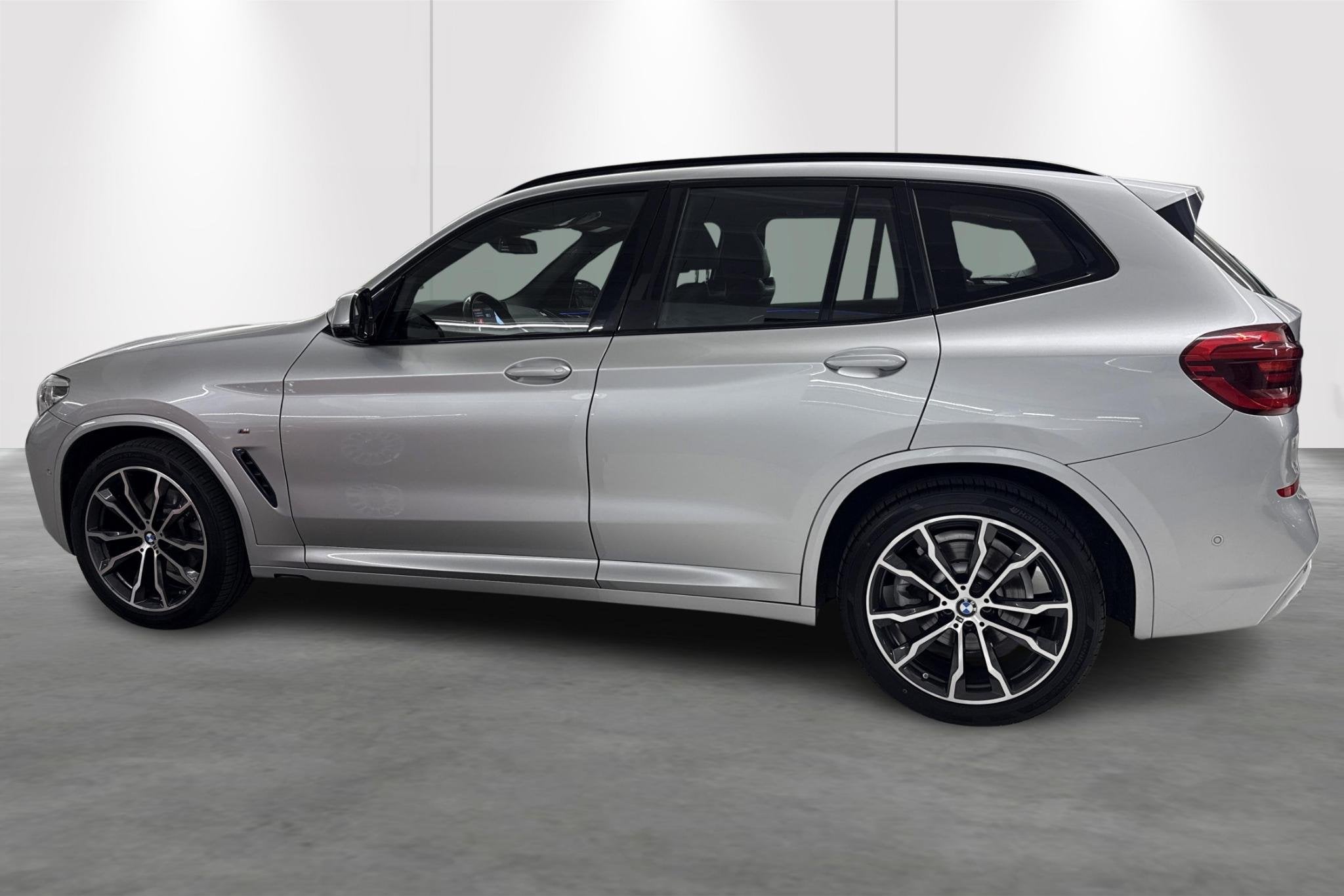 BMW X3 xDrive20i (135 kW) (automatique), Autos, Argent ou Gris, 135 kW, Bleu, 5 portes