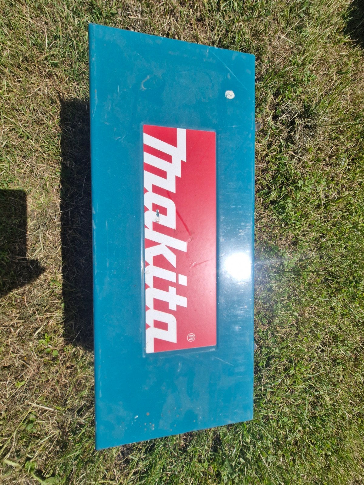 Makita  boormachine, Enlèvement
