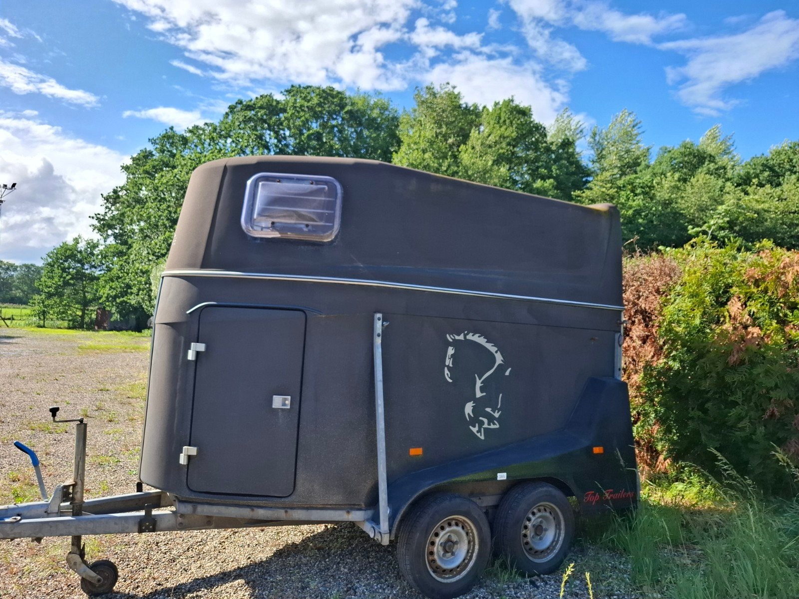 Paardentrailer, Ophalen