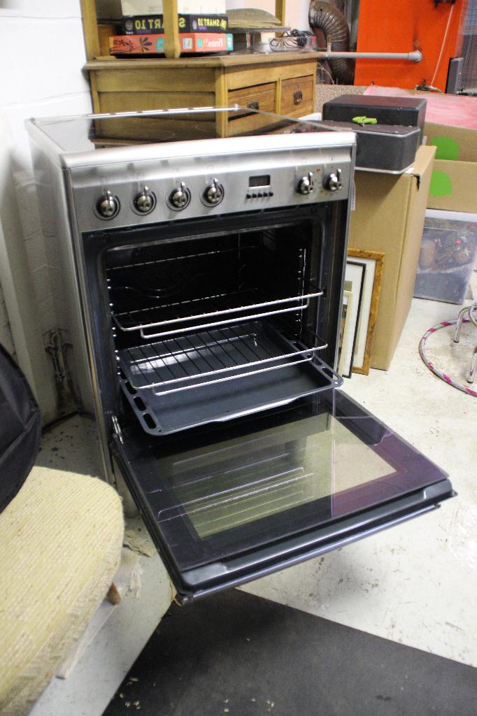Cuisinière électrique SMEG, Elektronische apparatuur, Fornuizen, Ophalen, Gebruikt, 4 kookzones, Vrijstaand