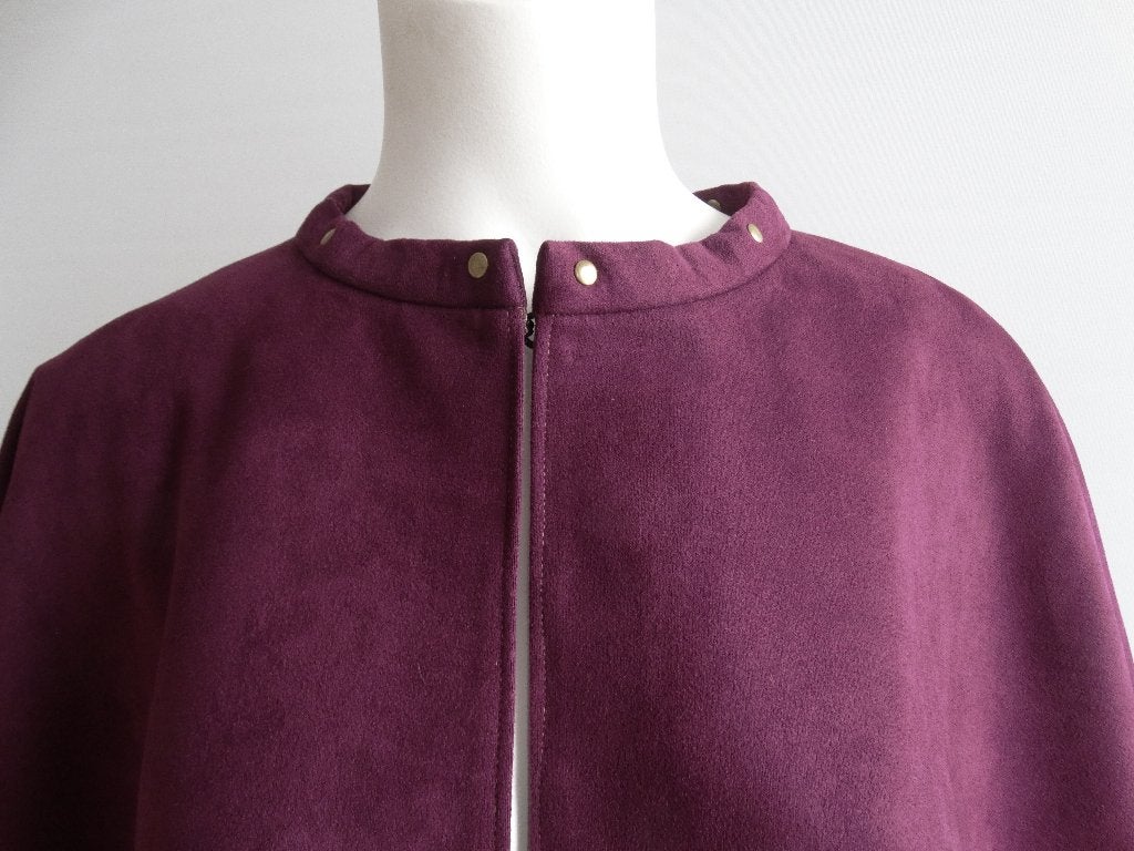 Korte cape victoriaanse style, Ophalen, Nieuw, Maat 38/40 (M)