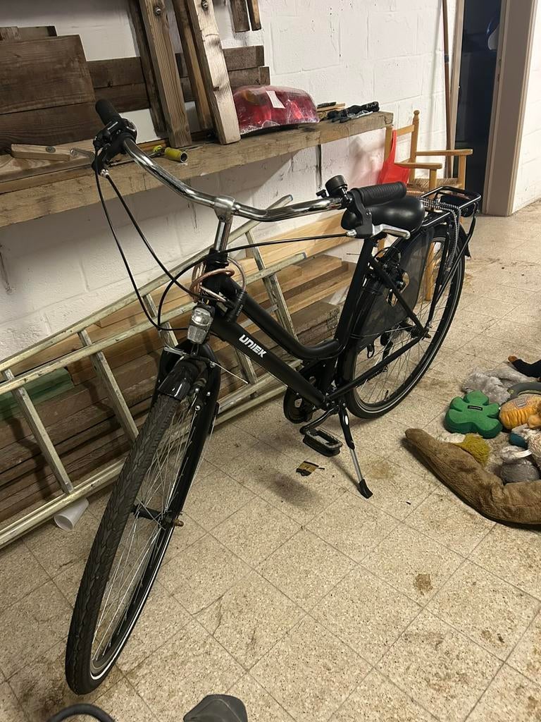 Zwarte fiets, Fietsen en Brommers, Ophalen, Zo goed als nieuw, Versnellingen