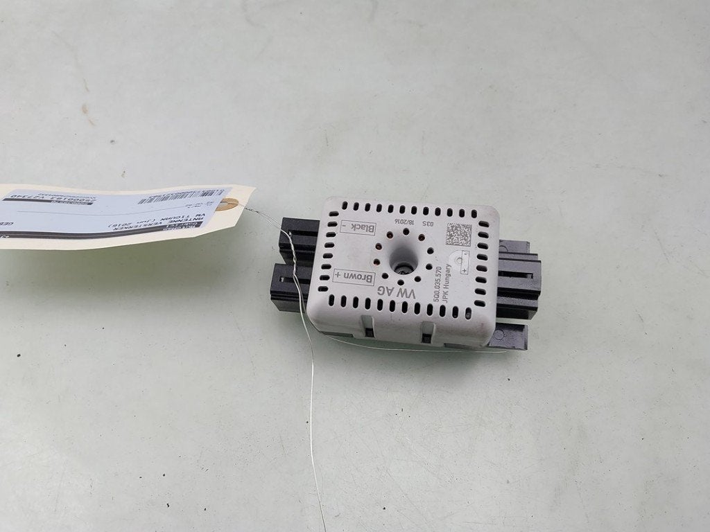 ANTENNE VERSTERKER Volkswagen Tiguan (AD1) (|5Q0035570|), Gebruikt, Volkswagen