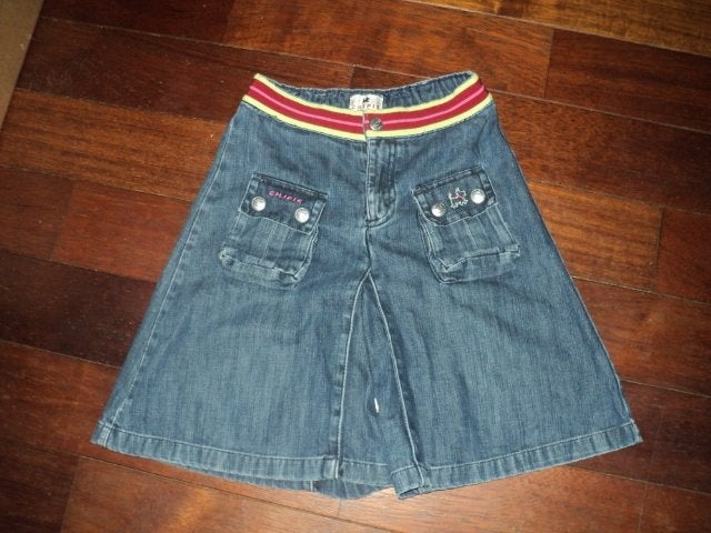 Chipie, un jean/pantacourt/ pour la fille 4ans, Kinderen en Baby's, Kinderkleding | Maat 104, Ophalen of Verzenden, Meisje