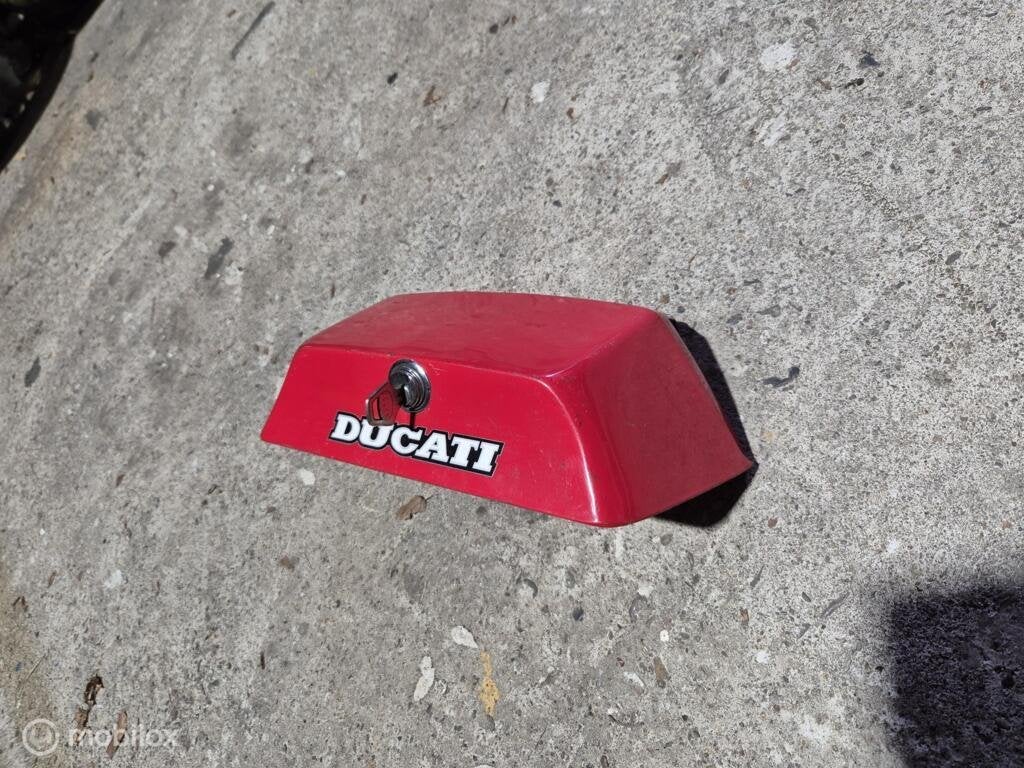 Achterkapje kontpaneel met slotje Paso 750 906 907 907ie, Motoren, Gebruikt, Factorystore.service@ducati.com, Ophalen of Verzenden