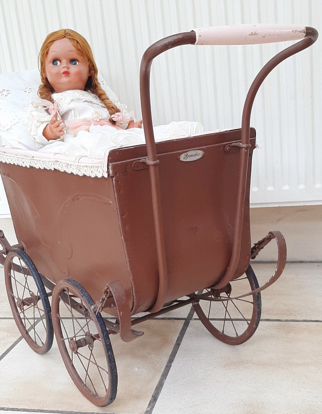 Antieke Brennabor poppenwagen, Enlèvement