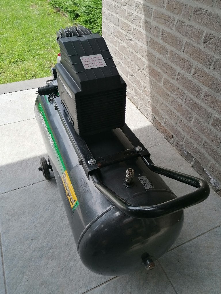 Compressor 220v, 100l, 2pk, 1,5 kW, 8 Afhalen in Bree, Doe-het-zelf en Bouw, Compressors, Gebruikt, 6 tot 10 bar, 100 liter of meer