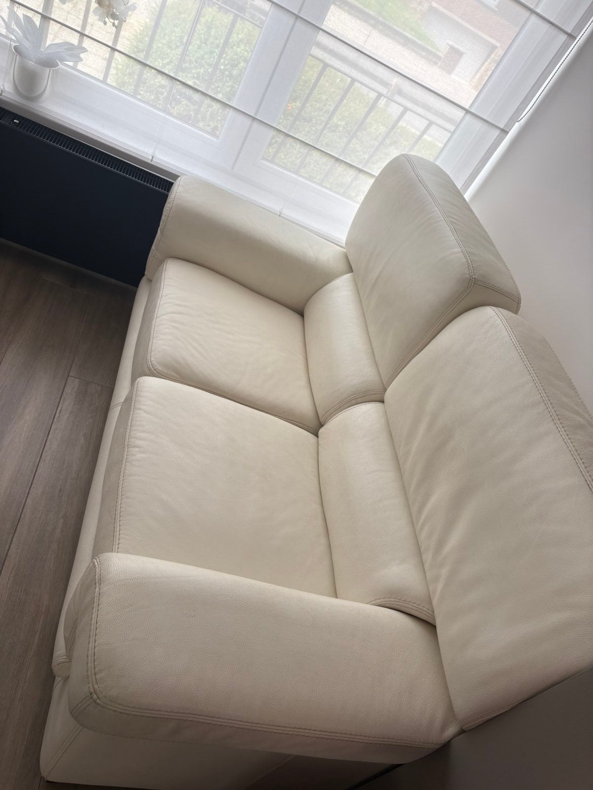 Siège 2 places en cuir blanc beige, Maison & Meubles, Banc droit, Enlèvement, Utilisé, Cuir