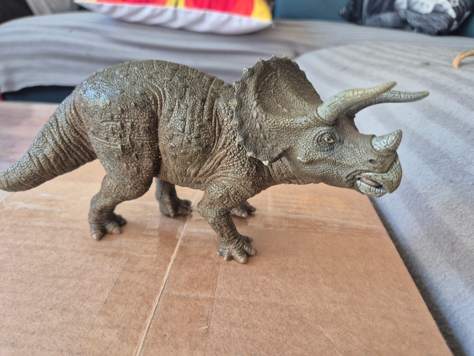 papo dinosaurus, Verzenden