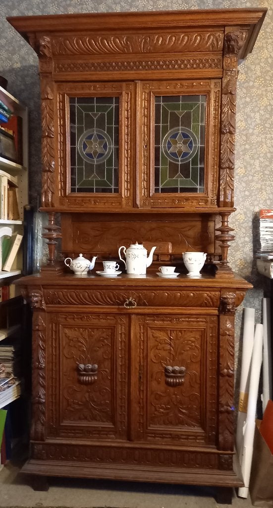 Buffets 2 corps style Henri II (têtes de lion), Ophalen
